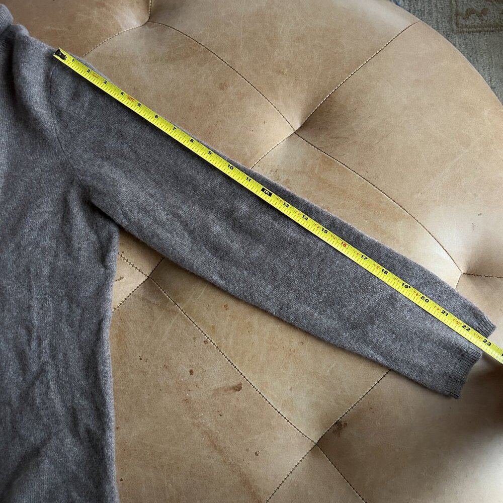 100% Cashmere Turtleneck Sweater Neutral Minimalist Capsule Wardrobe Womens M - Picture 11 of 11
